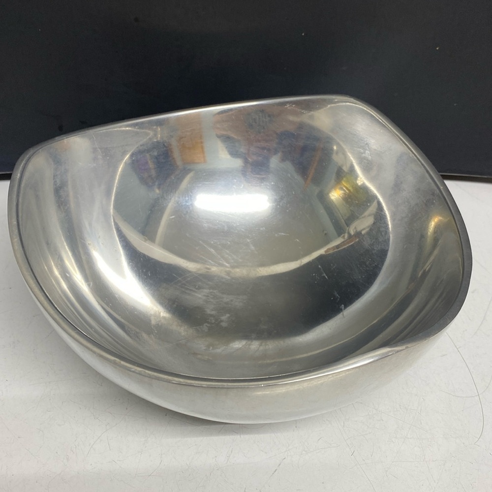 Nambé 527 Handmade Serving Bowl Tri Corner Dish Made of Aluminum Alloy Metal
